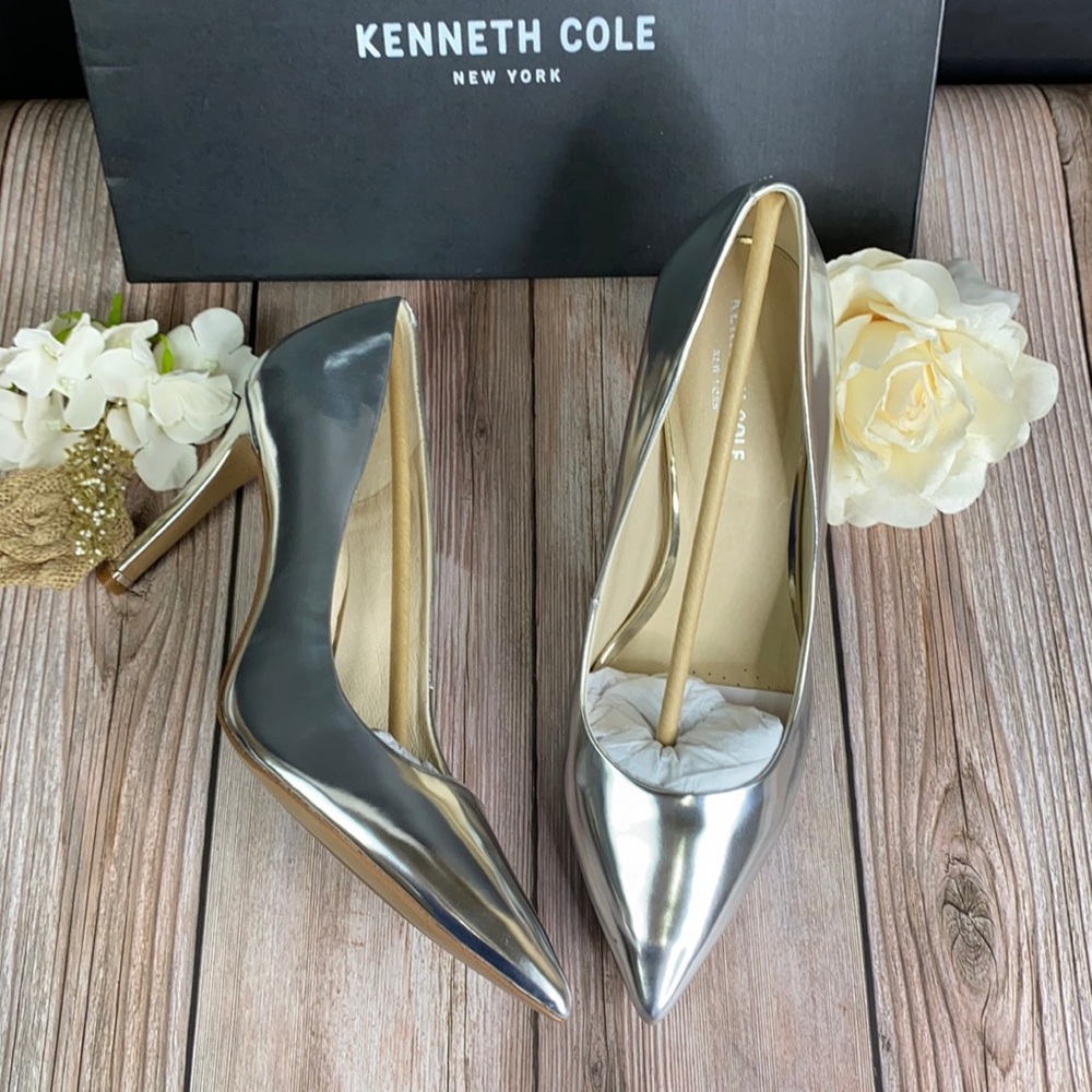 Kenneth Cole Silver Leather Pumps 10M